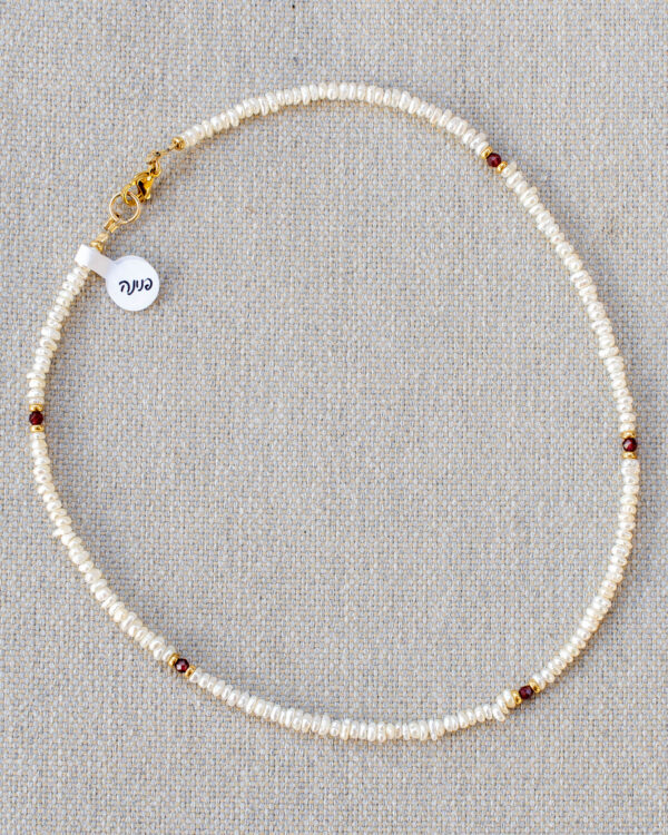 Pearl and garnet necklace