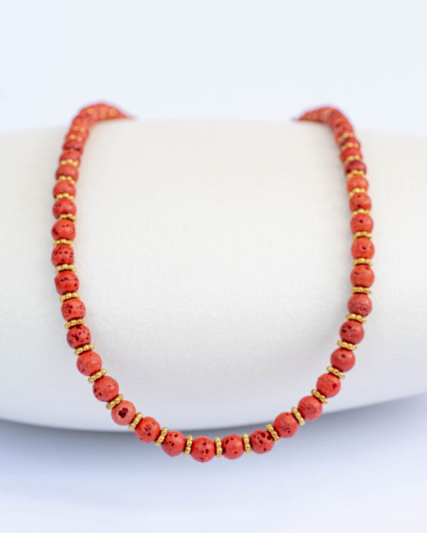 שרשרת אבן לבה כתומה/אדומה