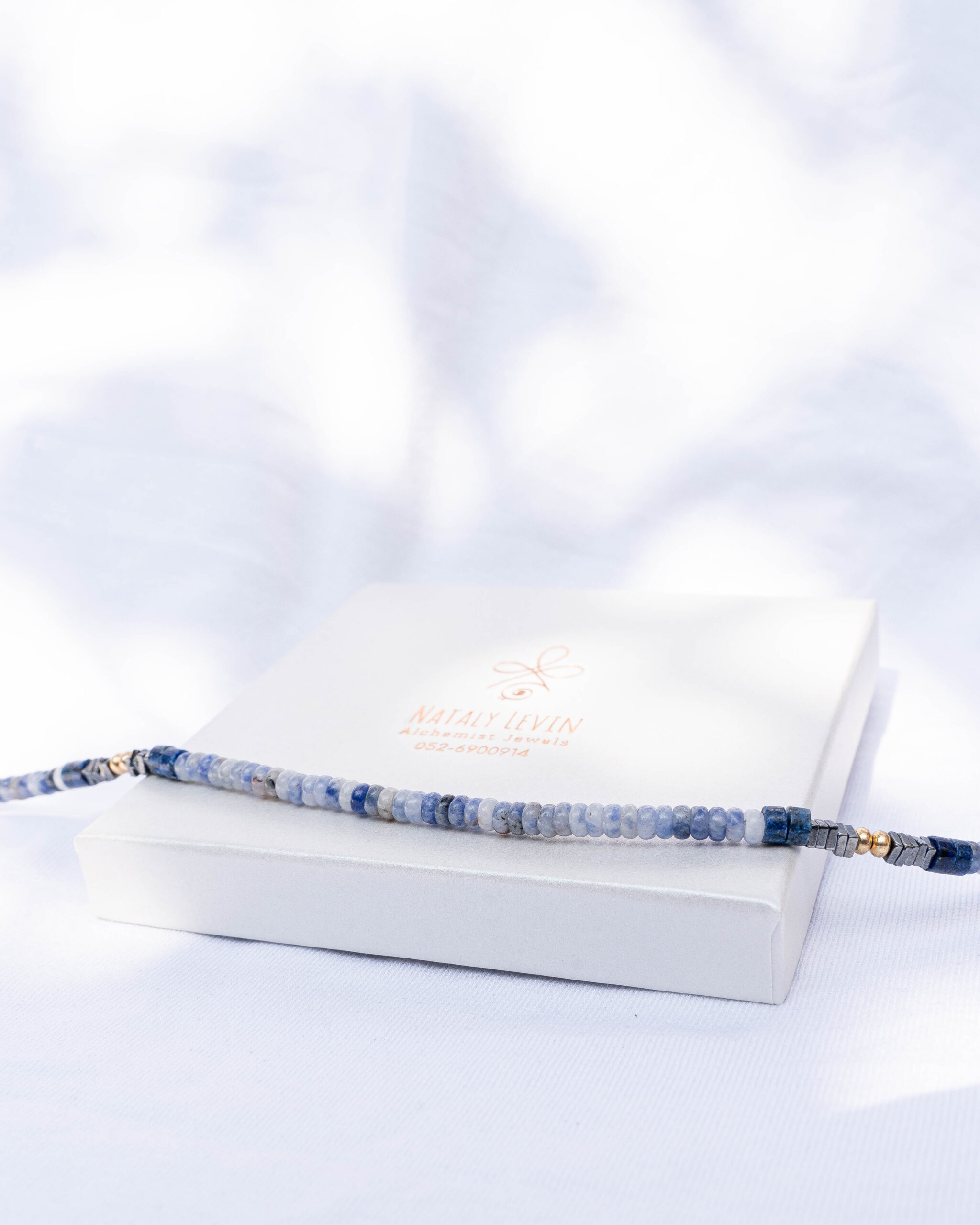 שרשרת אבני סודלייט, לאפיס לאזולי והמטייט – תמונה 2